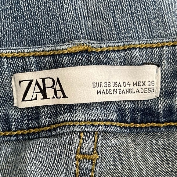 Zara Denim distressed straight leg jeans with zipper accents @ each ankle; US4 - Picture 3 of 7